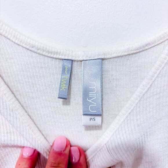 SIMONS Beige ribbed button-front tank top | Rayon blend minimalist | Small * - Picture 5 of 6